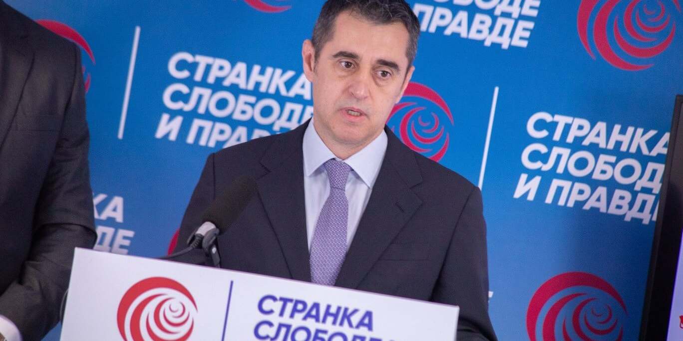 Dušan Nikezić